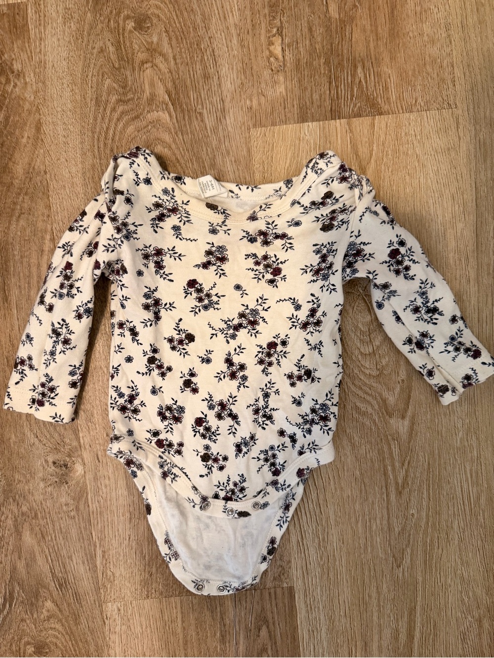 Colored Organics Cream Long-Sleeve Floral Baby Bodysuit with Dark Floral Print